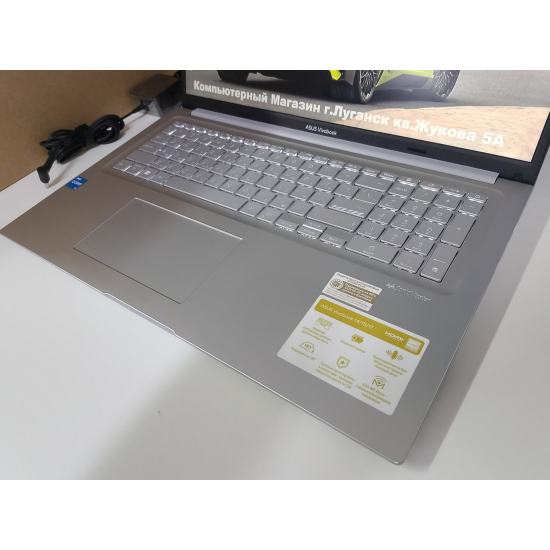 Ноутбук Asus VivoBook 17/i5-1215U/8 GB DDR4/SSD - 512 GB