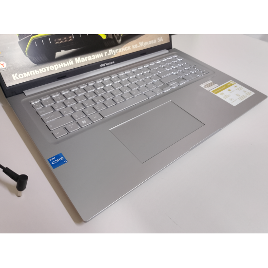 Ноутбук Asus VivoBook 17/i5-1215U/8 GB DDR4/SSD - 512 GB